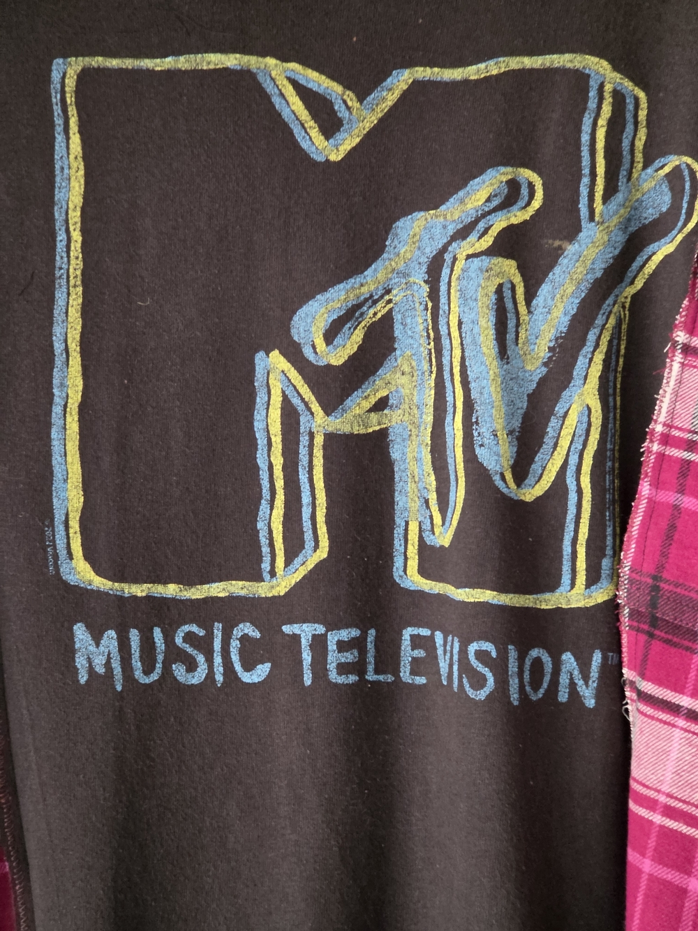 MTV Black Graphic Tee with Plaid Long Sleeves - Picture 5 of 8